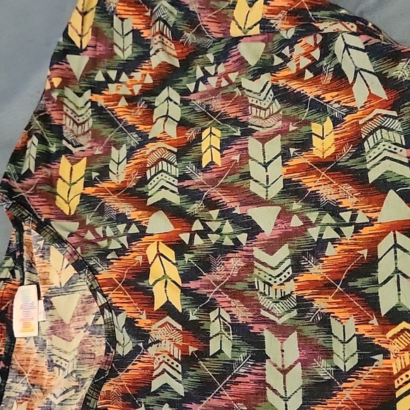 Lula roe Irma L - Picture 2 of 2